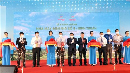 Ninh Thuan inaugura planta de energía eólica de más de 46 megavatios - ảnh 1