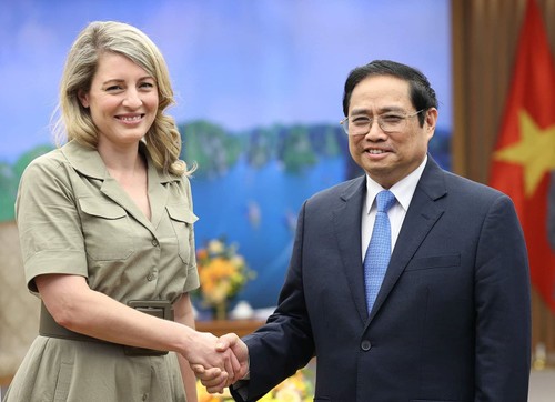 Primer ministro vietnamita se reúne con la canciller canadiense - ảnh 1