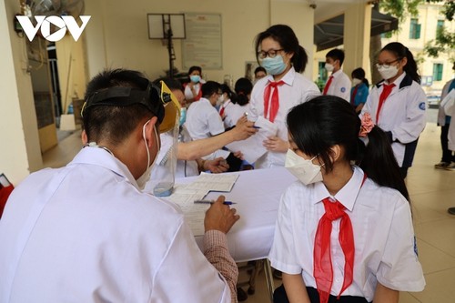 Vietnam registra más de 12 mil contagios nuevos de covid-19 - ảnh 1