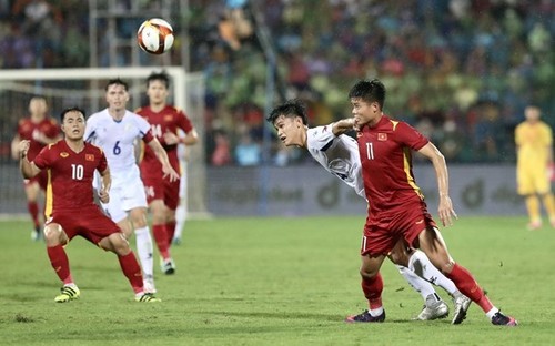 Fútbol masculino de Vietnam empata ante Filipinas en su segundo partido en SEA Games 31 - ảnh 1