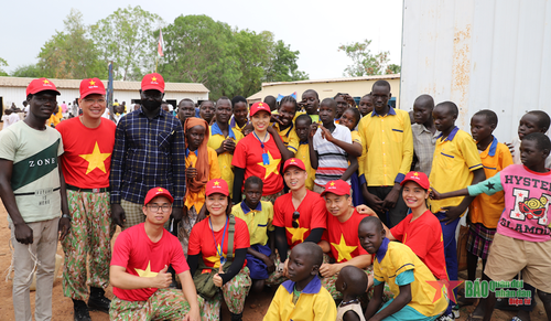 Cascos Azules vietnamitas brindan ayuda a la población de Sudán del Sur - ảnh 1