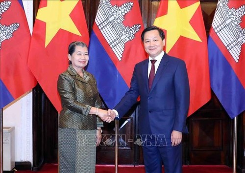 Dirigentes de Vietnam y Camboya satisfechos por el avance de las relaciones binacionales - ảnh 1