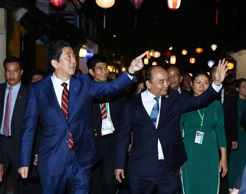 Abe Shinzo, un jefe de Gobierno que dejó profundas improntas en las relaciones Vietnam-Japón - ảnh 1