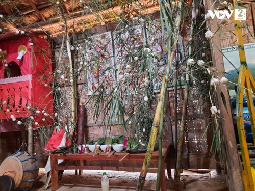 Una fiesta tradicional particular del grupo étnico Dao Tien en Moc Chau - ảnh 1