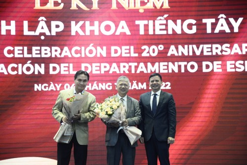 Departamento de Español de la Universidad de Hanói celebra 20 años de fundación - ảnh 5