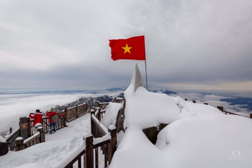 Pueblo montañoso de Vietnam entre 10 destinos más atractivos para contemplar nevadas en Asia - ảnh 1