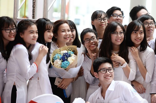 Canciones en honor a los maestros de Vietnam - ảnh 1