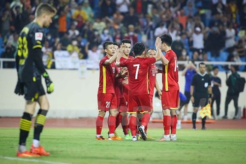 Selección de fútbol de Vietnam supera al club alemán Borussia Dortmund en partido amistoso - ảnh 1