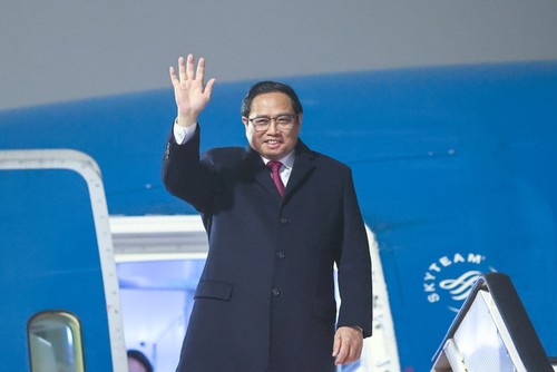 Premier de Vietnam arribó a Ámsterdam para una visita oficial a Países Bajos - ảnh 1