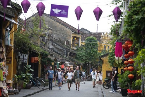 Vietnam planea recibir a 8 millones de visitantes extranjeros en 2023 - ảnh 1