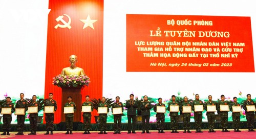 Distinguen a 76 rescatistas vietnamitas tras cumplir su misión en Turquía  - ảnh 1
