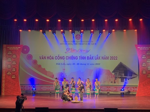 Los M’Nong Rlam honran a personas de edad en celebración de la longevidad - ảnh 2