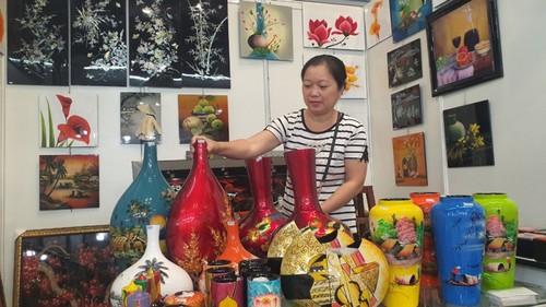 Aldeas de oficio tradicional en Binh Duong se adaptan a la era digital - ảnh 2