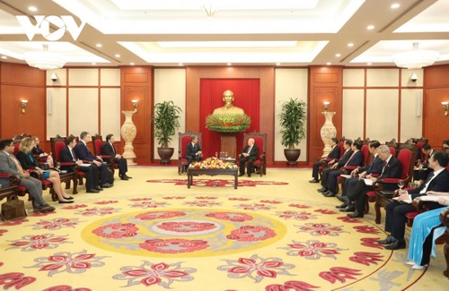 Líder político de Vietnam recibe a secretario de Estado de Estados Unidos - ảnh 2