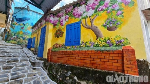Coloridos murales del pueblo pesquero de Nhon Ly - ảnh 8