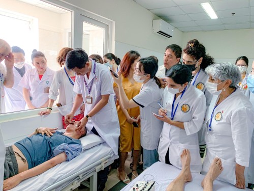 Llevar la esencia vietnamita por el mundo con la medicina tradicional - ảnh 1