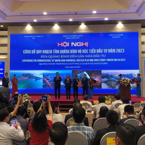 Celebran conferencia de promoción inversionista en Quang Binh - ảnh 1