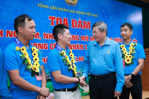 Entregan Premios Nguyen Duc Canh a 167 trabajadores e ingenieros - ảnh 1
