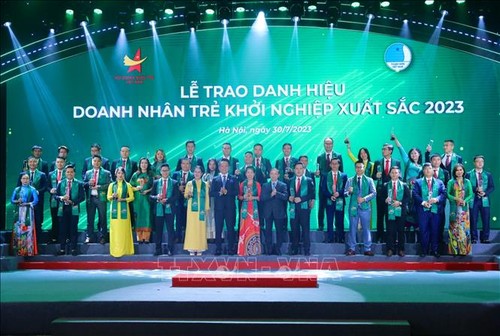 Distinguen a 81 personas como jóvenes emprendedores más sobresalientes de Vietnam - ảnh 1