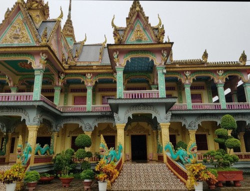 Explorar la pagoda de Som Rong en la provincia de Soc Trang  - ảnh 3