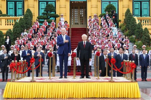 Emiten Declaración Conjunta Vietnam-Estados Unidos en ocasión de la visita de Biden - ảnh 1