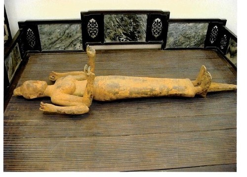 Devuelven a Vietnam una antigua estatua de bronce robada - ảnh 1