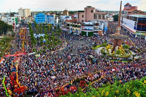 Festival de la pagoda Ba Thien Hau, una celebración especial de Binh Duong - ảnh 2