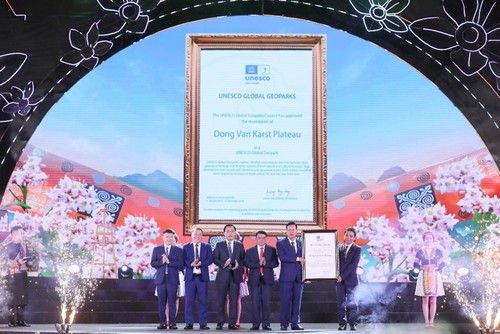 Ha Giang celebra reconocimiento de la Meseta de Dong Van como Geoparque Mundial por tercera vez  - ảnh 1