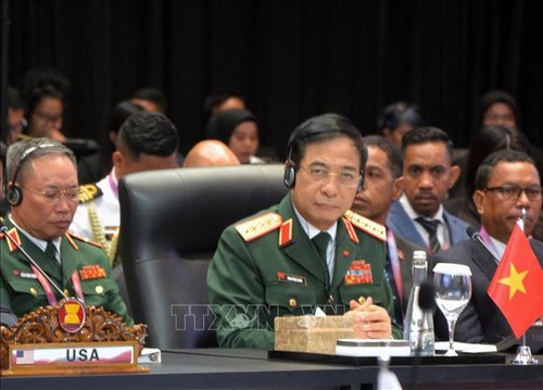 Representante de Vietnam se reúne con ministros de Defensa de la ASEAN y países asociados - ảnh 1