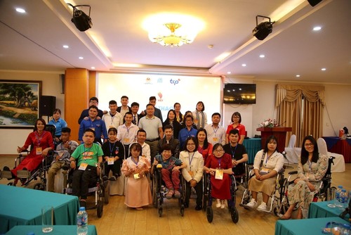 Distinguen a 35 jóvenes discapacitados sobresalientes de Vietnam - ảnh 1