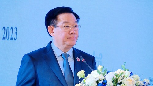 Aprueban Declaración Conjunta de primera cumbre de parlamentos Camboya-Laos-Vietnam - ảnh 1