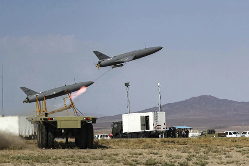 Irán lanza ataque a gran escala con misiles y drones contra Israel  - ảnh 1