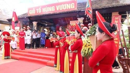 Celebran diversas actividades conmemorativas a los reyes Hung en diferentes localidades de Vietnam - ảnh 1