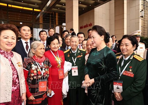 Nguyên Thi Kim Ngân rencontre des délégués du dixième Congrès d’émulation patriotique national - ảnh 1