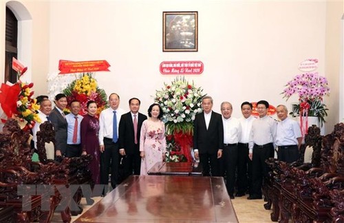 Vœux de Noël aux catholiques de Hô Chi Minh-ville et de Cân Tho - ảnh 1