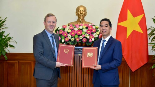 L’accord de libre-échange entre le Royaume-Uni et le Vietnam officiellement en vigueur le premier mai - ảnh 1