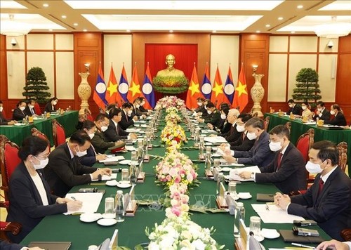 La visite au Vietnam du SG et président Thongloun Sisoulith largement couverte par la presse laotienne - ảnh 1