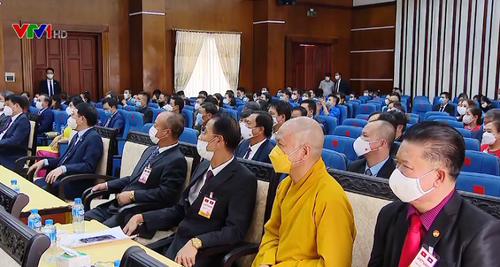 Le président Nguyên Xuân Phuc se rend à l’ambassade du Vietnam au Laos - ảnh 2