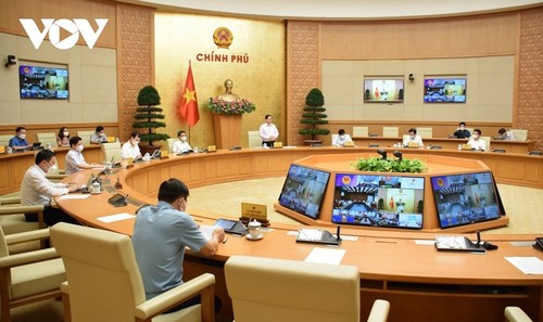 Pham Minh Chinh: les provinces de Tiên Giang et Kiên Giang doivent parvenir à maîtriser l’épidémie avant le 30 septembre - ảnh 1