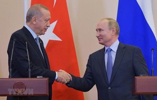 Vladimir Poutine et Recep Tayyip Erdogan échangent sur les exigences russes à l'égard de l'OTAN - ảnh 1