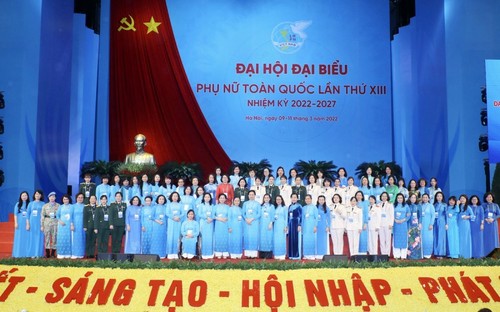 Ouverture du treizième Congrès national de l’Union des femmes vietnamiennes - ảnh 1