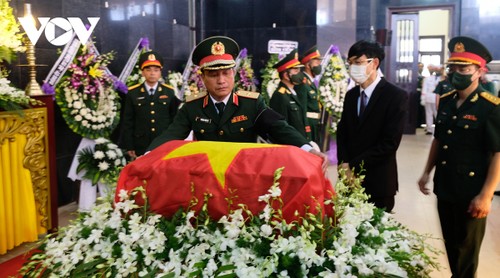 Obsèques du héros Kostas Nguyên Văn Lâp au Vietnam - ảnh 1