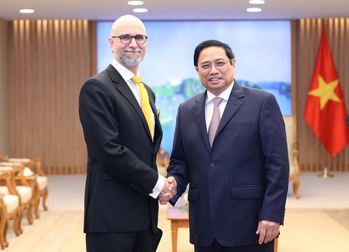 Pham Minh Chinh reçoit l’ambassadeur canadien au Vietnam - ảnh 1