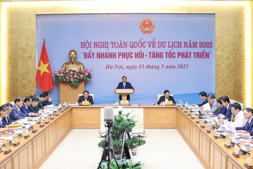 Pham Minh Chinh préside la conférence nationale sur le tourisme - ảnh 1