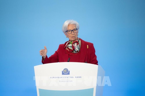 Tensions financières: de «nouveaux risques» pour la zone euro, selon Christine Lagarde - ảnh 1