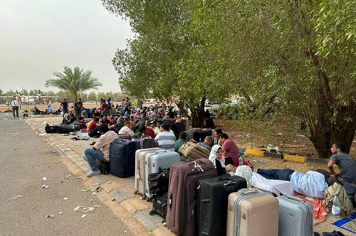 HCR: Le nombre de réfugiés fuyant les combats au Soudan pour le Tchad grimpe à 90.000 - ảnh 1