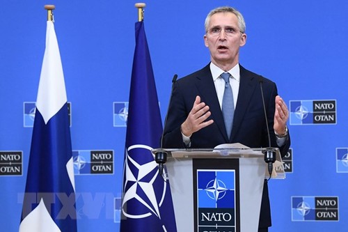 Le secrétaire général de l'OTAN discute du soutien à l'Ukraine avec les ministres de la Défense des États membres de l'UE - ảnh 1