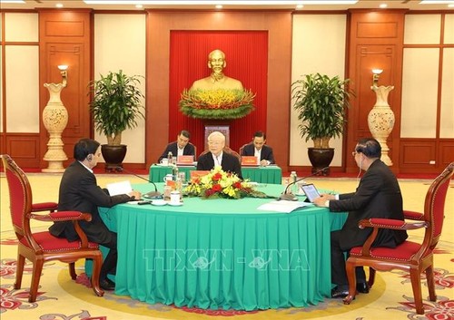 Rencontre à Hanoï entre Nguyên Phu Trong, Hun Sen et Thongloun Sisoulith - ảnh 1