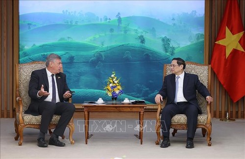 Le ministre-président du gouvernement flamand (Belgique) rencontre le Premier ministre et le ministre des Affaires étrangères du Vietnam - ảnh 1