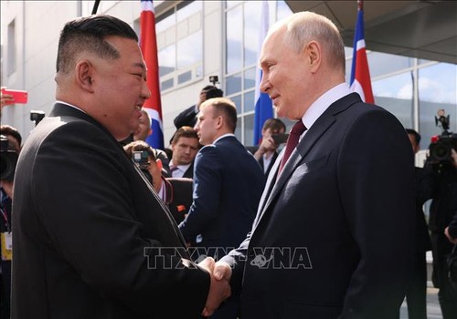 Vladimir Poutine rencontre Kim Jong-un à Vostotchny - ảnh 1